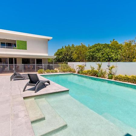 Mackay Oceanside Central Hotel Official Bagian luar foto