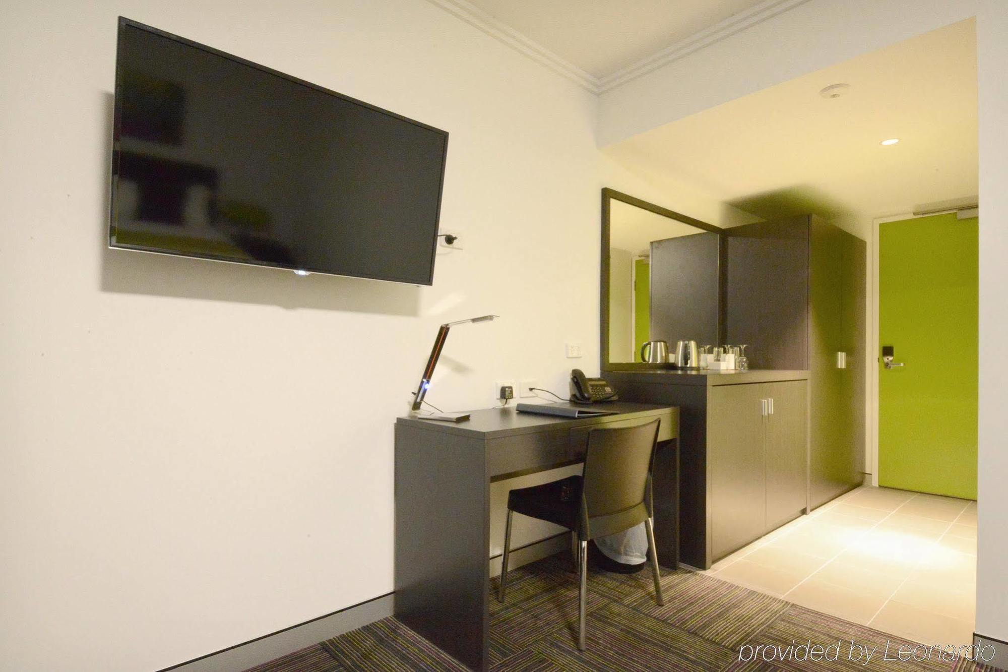 Mackay Oceanside Central Hotel Official Bagian luar foto