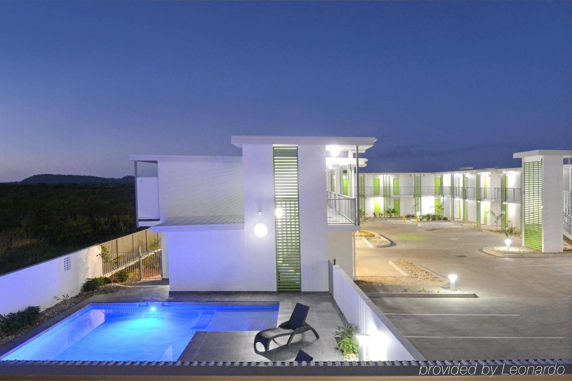 Mackay Oceanside Central Hotel Official Bagian luar foto