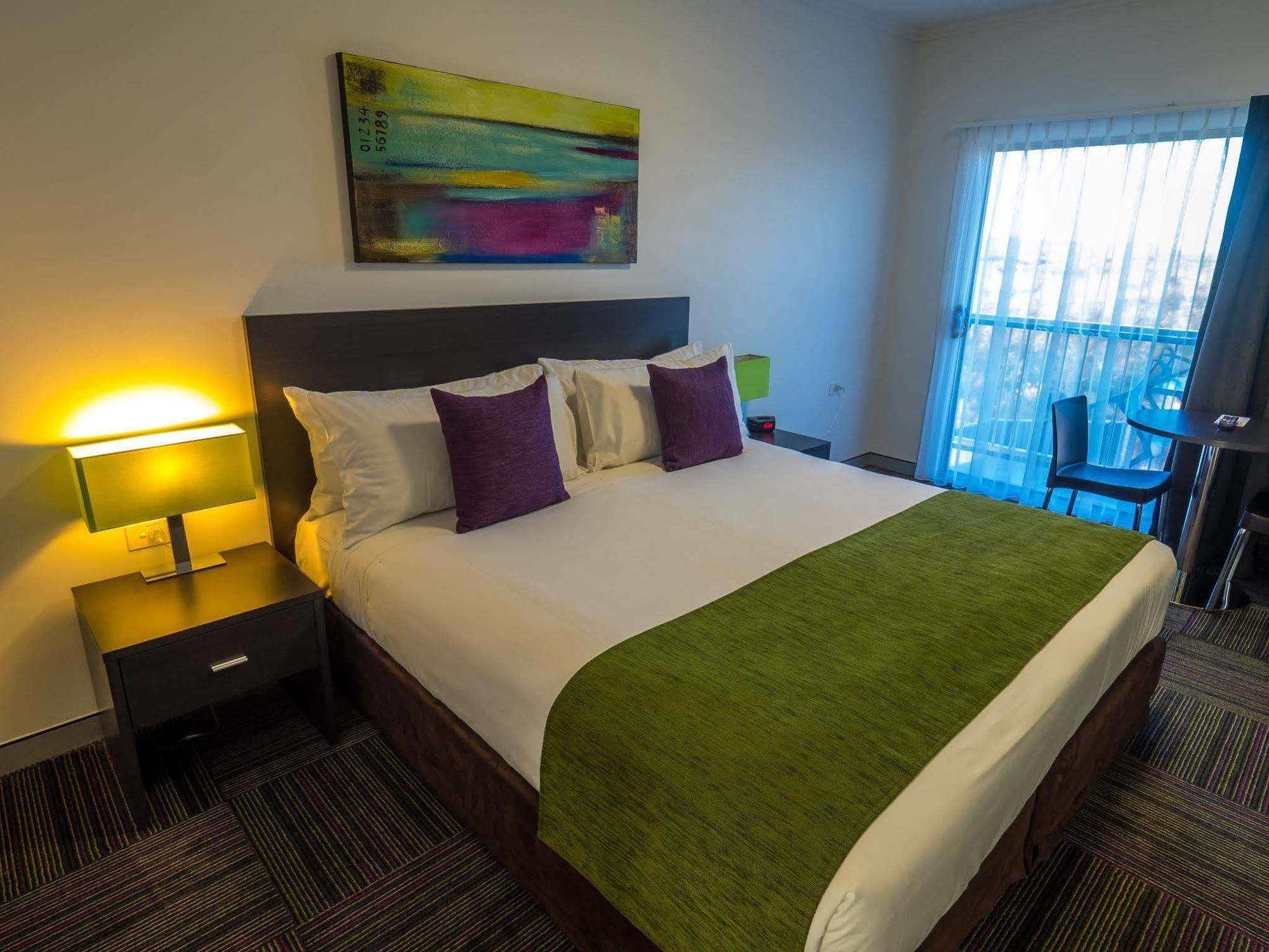 Mackay Oceanside Central Hotel Official Bagian luar foto