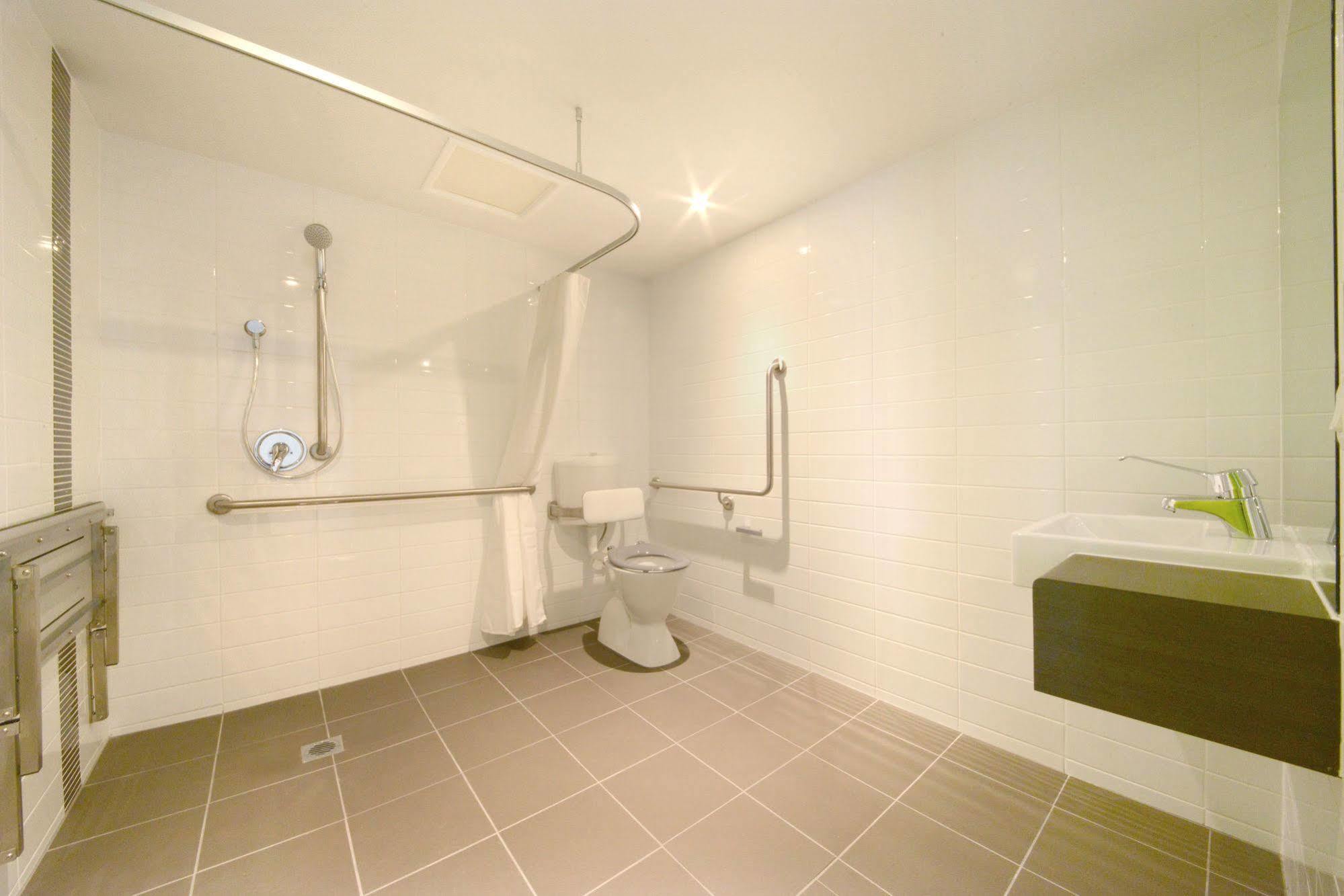 Mackay Oceanside Central Hotel Official Bagian luar foto