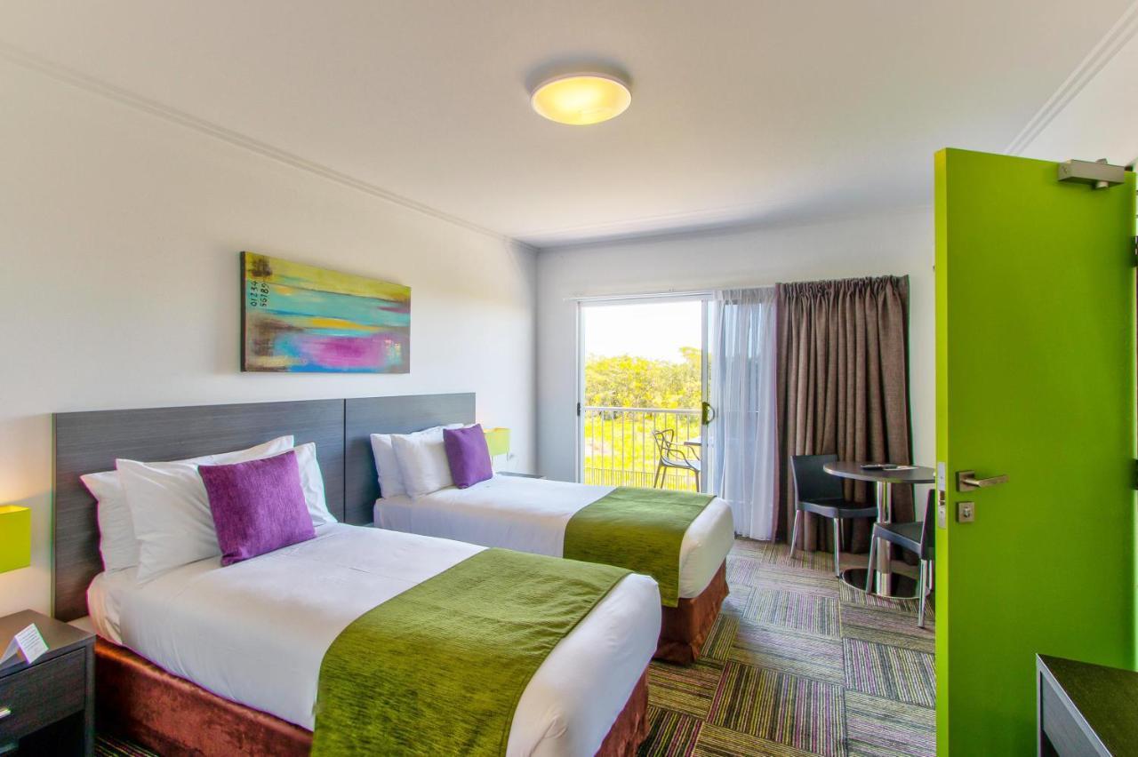 Mackay Oceanside Central Hotel Official Bagian luar foto
