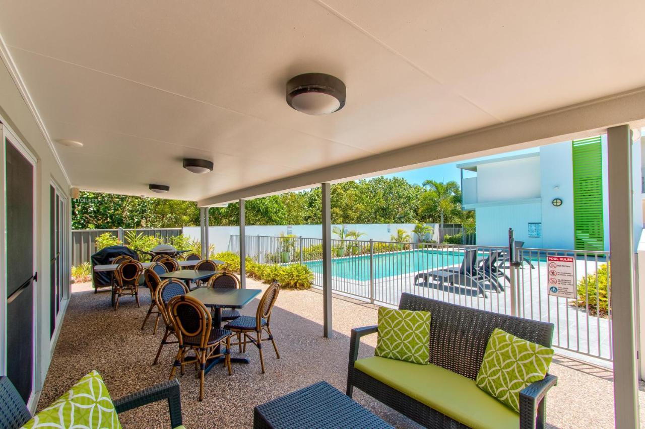 Mackay Oceanside Central Hotel Official Bagian luar foto