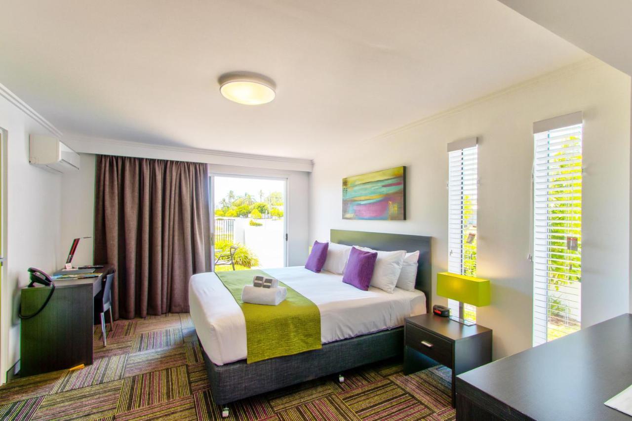 Mackay Oceanside Central Hotel Official Bagian luar foto