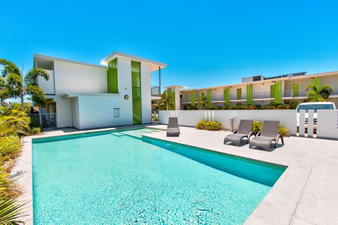 Mackay Oceanside Central Hotel Official Bagian luar foto
